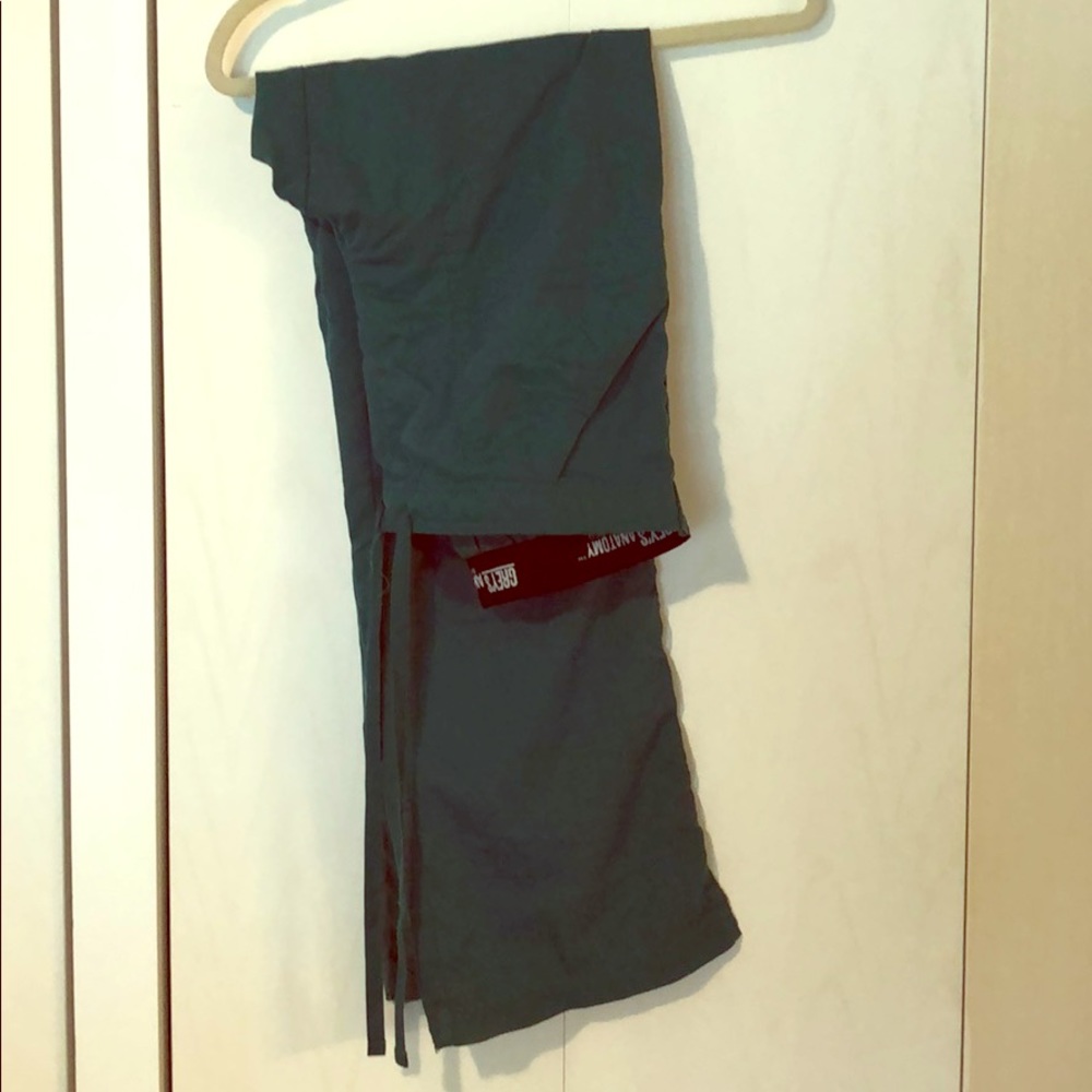 Green greys anatomy scrub pants.